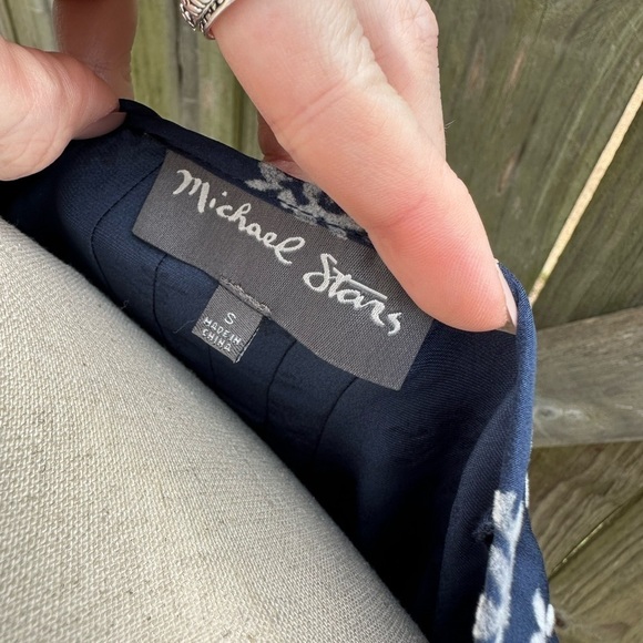 Michael Stars Pleated Front Flocking Print Navy Blue Peasant Blouse - Picture 13 of 13